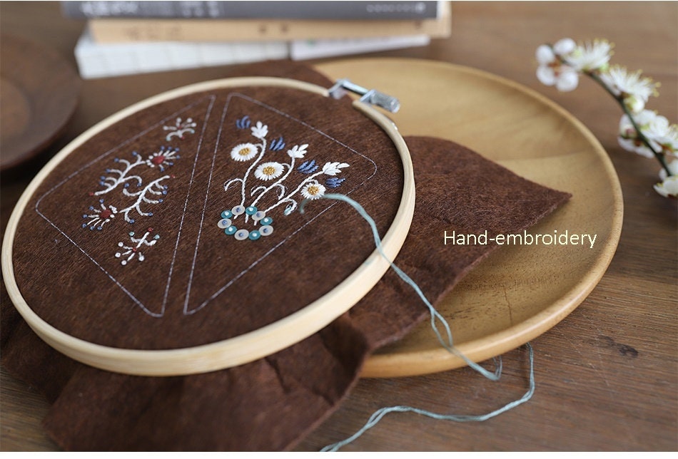 Page Corner Bookmark DIY Embroidery Kit