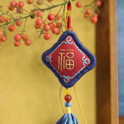 Fortune | Embroidery Amulet Kit Beginners