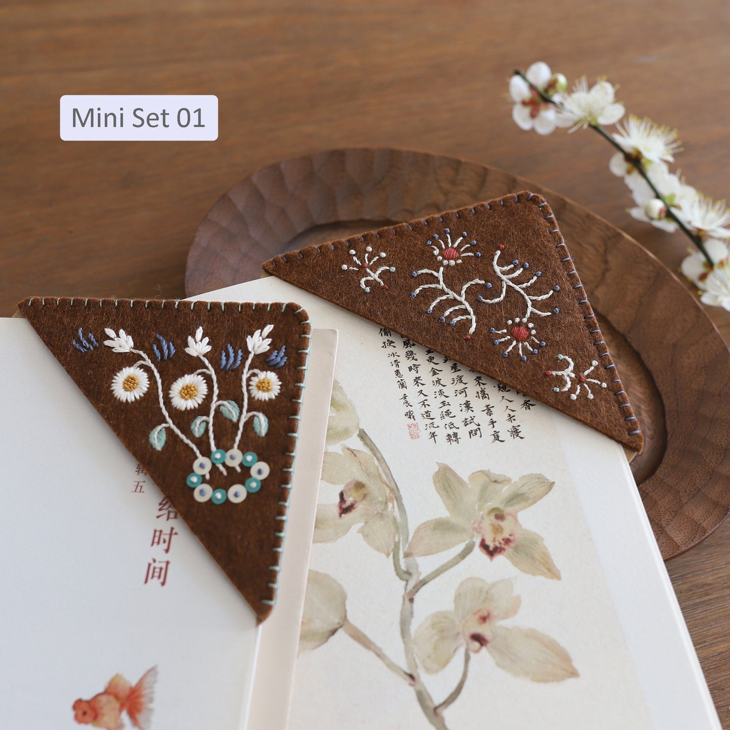 Page Corner Bookmark DIY Embroidery Kit